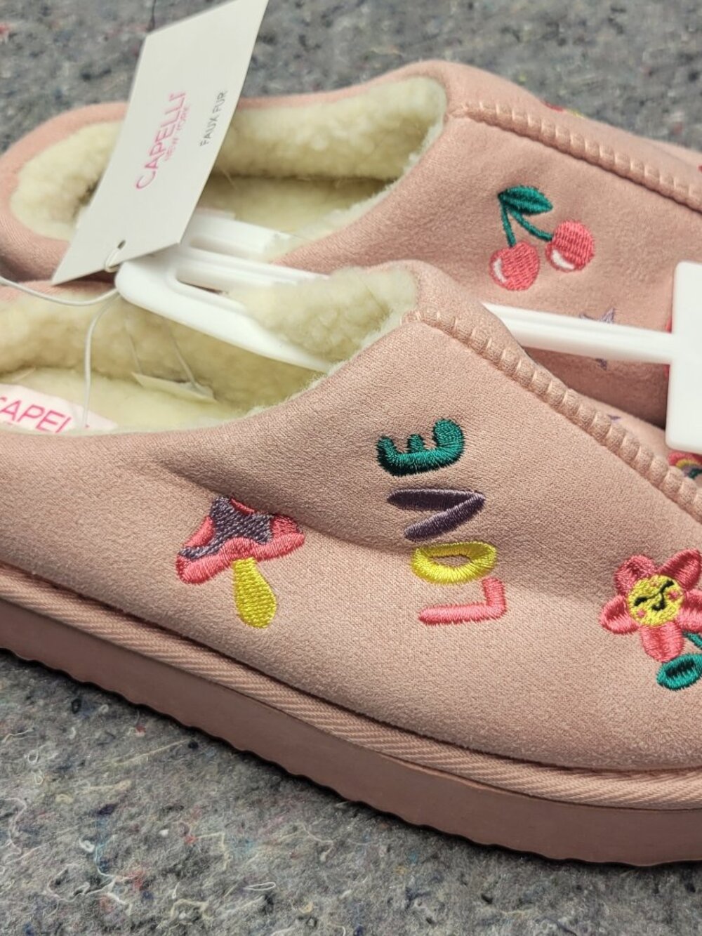 Girls slippers, capell, size 1/2, pink, new with tags